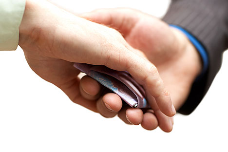 کرپشن، حکومت اور اشرافیہ