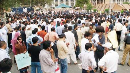 خیبر پختونخوا حکومت اور ڈاکٹروں کے مذاکرات کامیاب، ہڑتال ختم