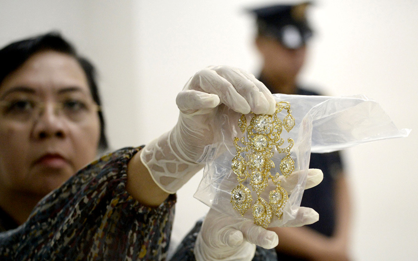 فلپائن : سابق خاتون اول کے زیورات کی نیلامی