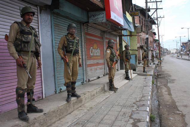 مقبوضہ کشمیر میں بھارتی فوج کے ہاتھوں معصوم شہریوں کی شہادت کیخلاف ہڑتال