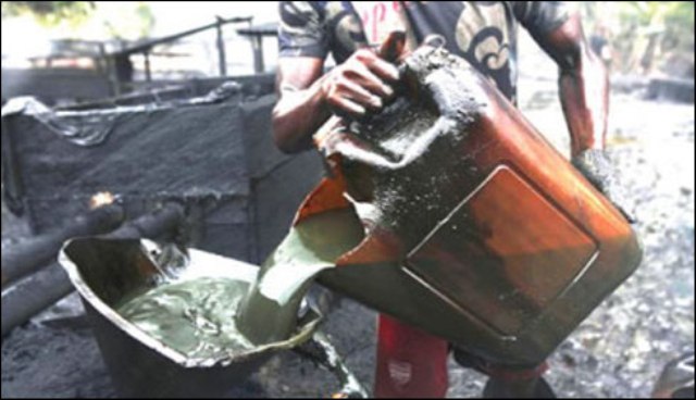 کراچی:کیماڑی پائپ لائنوں سے تیل چوری کرنیوالوںکی فہرست تیار