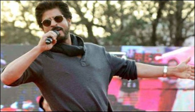 کنگ خان کی فلم ’’فین‘‘ کے گانے پر شاندار پرفارمنس