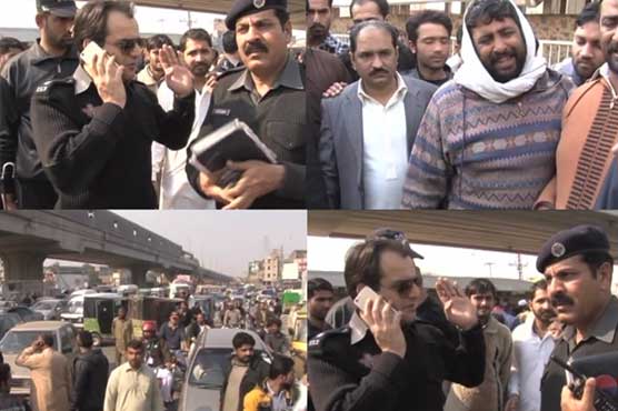 لاہور : سمن آباد میں قتل ہونیوالے طالبعلم کے لواحقین کا قرطبہ چوک پر مظاہرہ