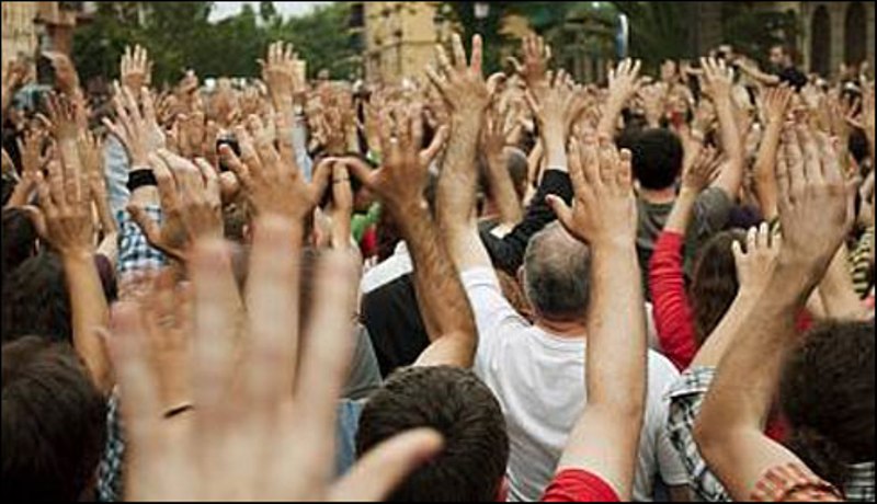 نئی دہلی: مظاہرین کا بی جی پی کے رکن کے گھر پر پتھراؤ،بھارتی میڈیا