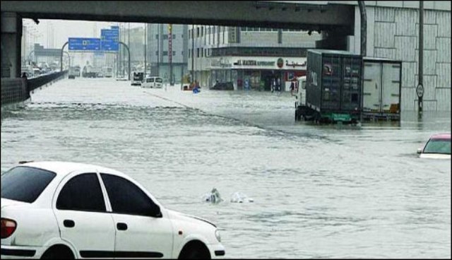 متحدہ عرب امارت :فجیرہ میں شدید بارشیں ژالہ باری ،زندگی مفلوج