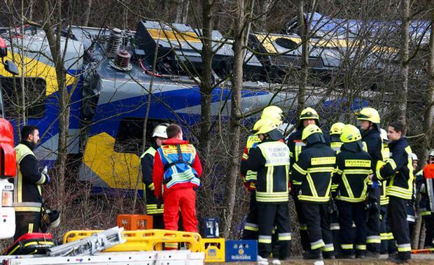 جرمنی میں دو ٹرینوں کے درمیان تصادم میں 8 افراد ہلاک، 100 سے زائد زخمی