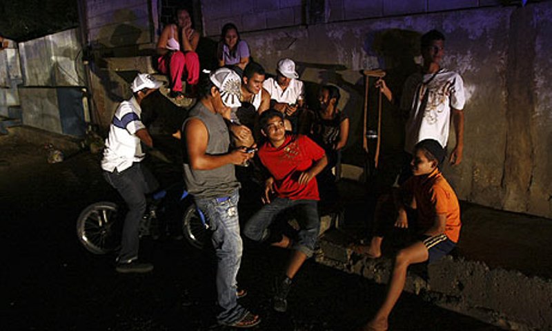 وینیزویلا میں توانائی کے بحران کے باعث کاروباری مراکز 4 گھنٹے کھلیں گے