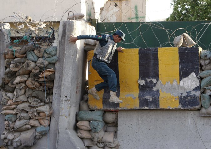 داعش کے حملے روکنے کیلئے بغداد کے گرد حفاظتی دیوار کی تعمیر