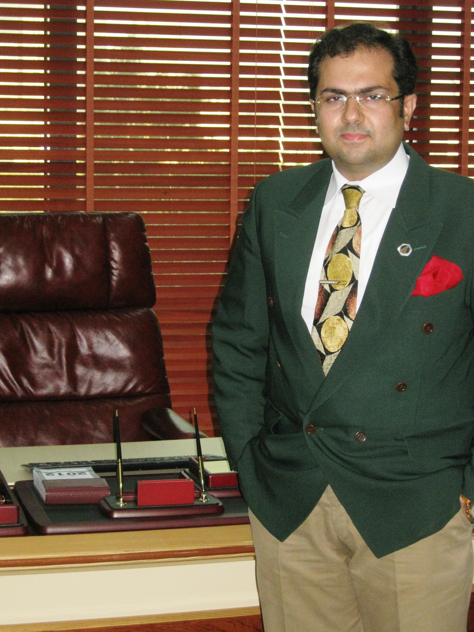 میں سوچتا ہوں لکھ دوں وفا کے نصاب میں, فضہ کا نام شمعِ شبستانِ فاطمہ