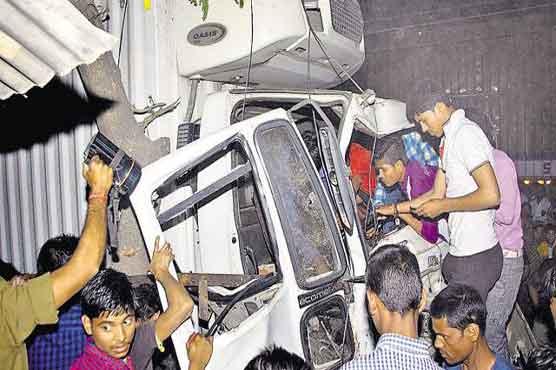 بھارت تیز رفتار ٹرک شادی کی تقریب میں گھس گیا، 8 افراد ہلاک