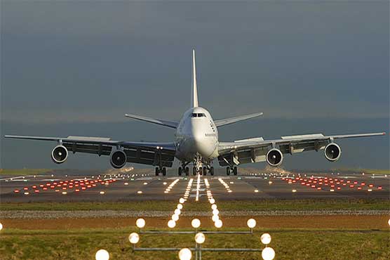 برطانیہ سے ڈی پورٹ ہونے والے 42 افراد اسلام آباد پہنچ گئے