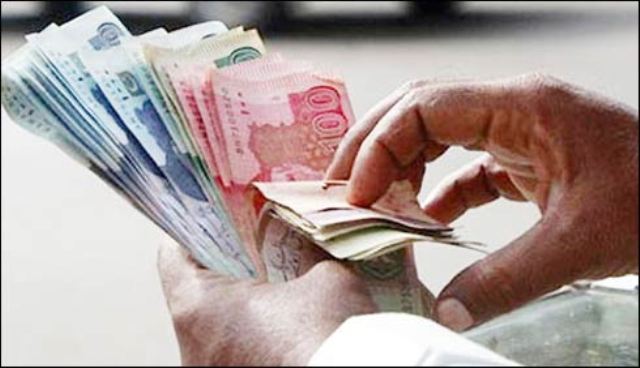 فیصل آباد: رشوت لینے والے اینٹی کرپشن کے انسپکٹر کے خلاف مقدمہ درج