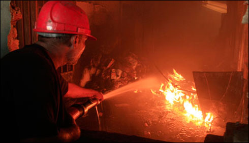 کراچی: کورنگی کی رہائشی عمارت میں آگ لگ گئی