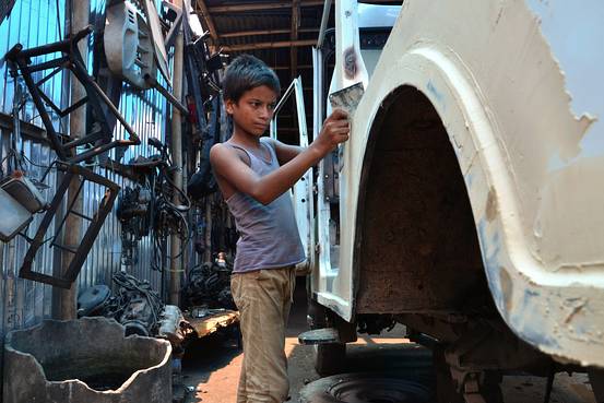 چائلڈ لیبر؛ بھارت میں مزدور بچوں کی تعداد میں 64 فیصد کمی