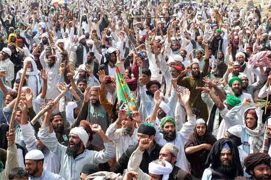 ڈی چوک دھرنا، پولیس اور سیکورٹی اداروں نے مظاہرین کا گھیراؤ کر لیا