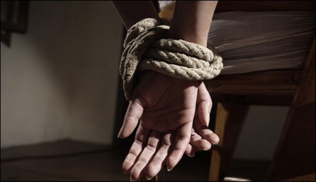 کراچی: اغوا برائے تاوان میں ملوث بعض پولیس افسران کے خلاف مقدمات