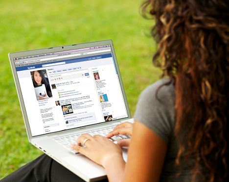 فیس بک اور ہم