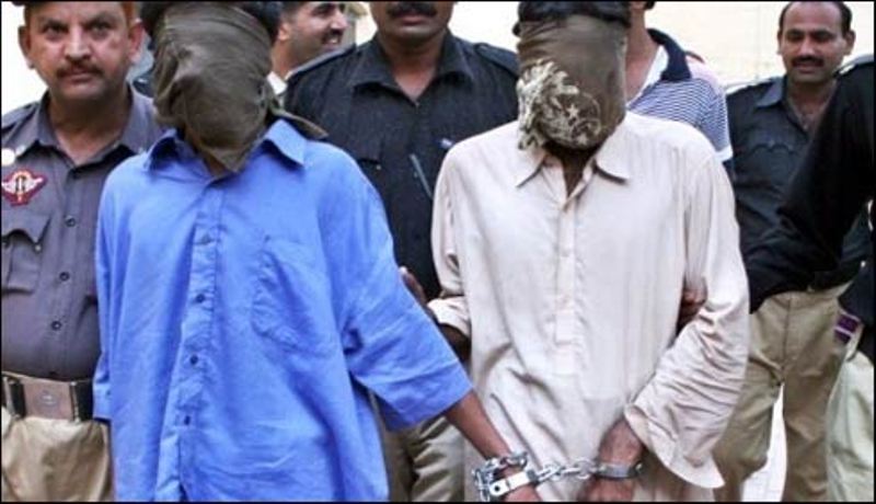 فیصل آباد میں موبائل چور پکڑے گئے،رقم کی واپسی پررہائی ملی