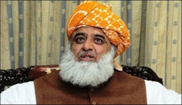 حقوق نسواں کے نام پر خواتین کو مردوں پر حاکم بنایا جارہا ہے، فضل الرحمان