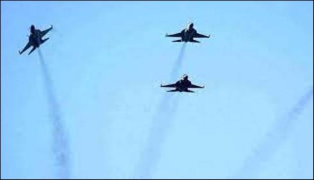 یوم پاکستان کی تقریب میں پاک فضائیہ کا شاندارفلائی پاسٹ