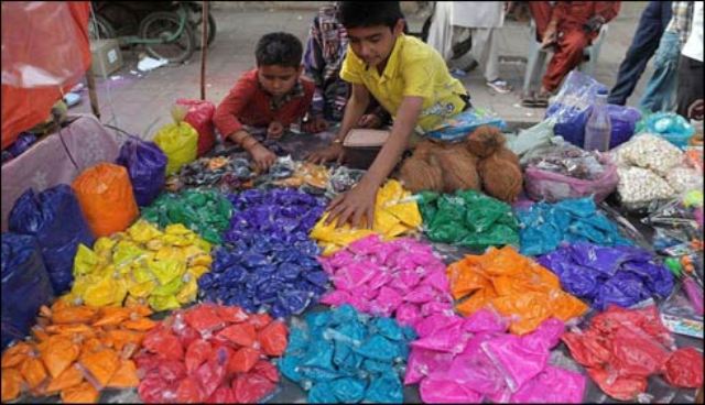 تھر میں ہندو برادری آج ہولی کا تہوار منا رہی ہے