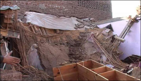پشاور: شدید بارش سے گھر کی چھت گر گئی، 2 بچے جاں بحق