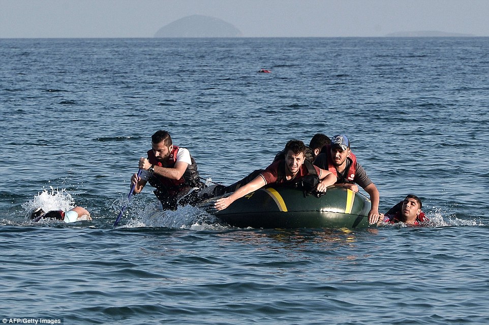 ترکی : تارکین وطن کی کشتی ڈوبنے سے پانچ افراد ہلاک