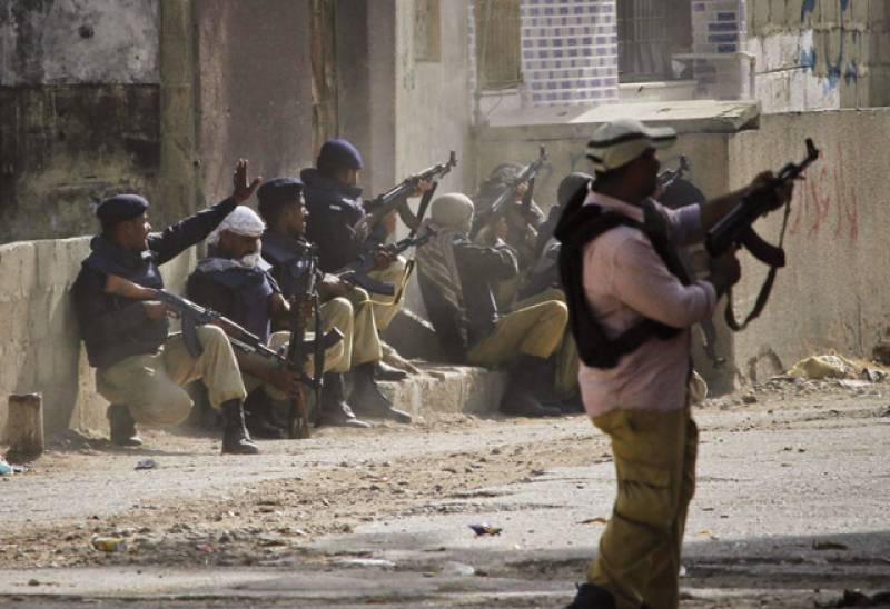 ایس پی سے کانسٹیبل تک کے 14 اہلکاروں کا لیاری گینگ وار سے تعلق کا انکشاف