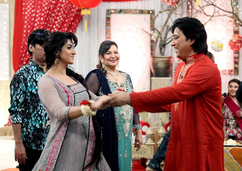 الیکٹرانک میڈیا تفریح کے نام پر کیا دے رہا ہے؟؟