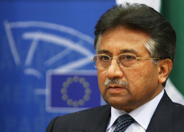 لال مسجد کیس : پولیس نے مشرف کے وارنٹ گرفتاری کی تعمیل کروا دی
