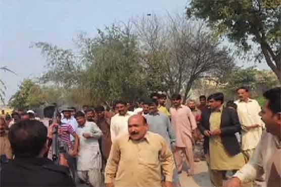 ننکانہ مشتعل افراد کا تھانے پر دھاوا، پولیس کی ہوائی فائرنگ