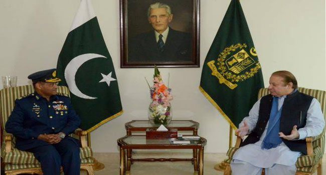پاک فضائیہ ضرب عضب میں اہم کردار ادا کر رہی ہے: نواز شریف