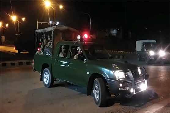 اسلام آباد : پارلیمنٹ ہاؤس کے سامنے دھرنا جاری، پاک فوج کے دستے تعینات