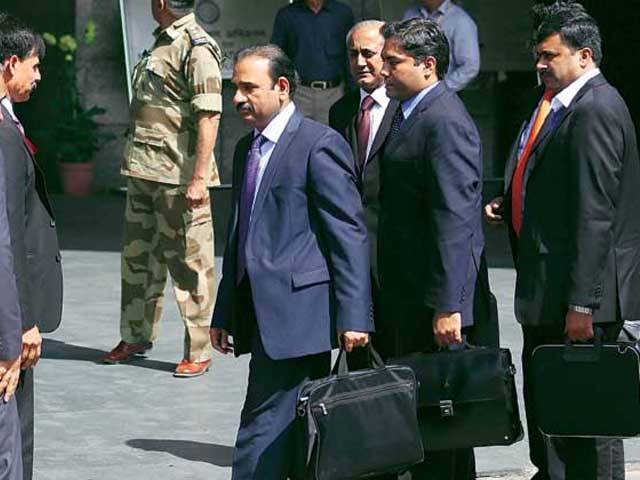 پاکستانی مشترکہ تحقیقاتی ٹیم کا پٹھان کوٹ ایئربیس کا دورہ