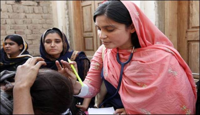 ویمنز ڈے: پاکستانی خواتین ہر میدان میں اپنا لوہا منوا رہی ہیں