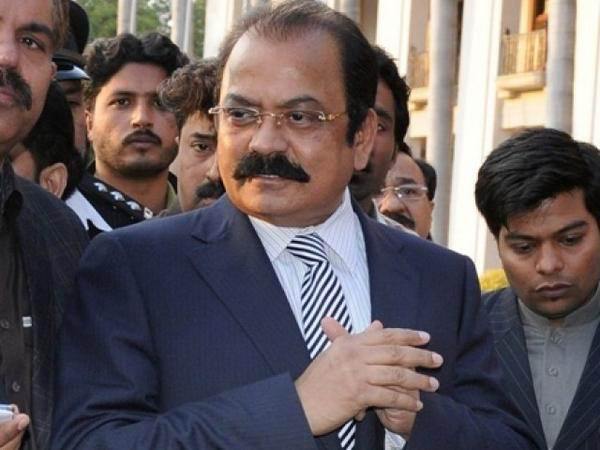 کپتان کی پاکستانی الیکشن کمیشن سے بنتی ہے، نہ پارٹی الیکشن کمیشن سے