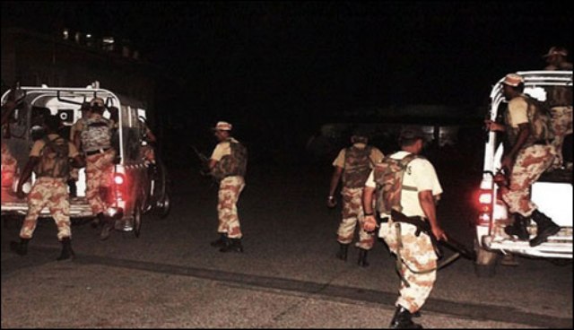 کراچی : بلدیہ ،کھارادر، لائنز ایریا میں رینجرز کے چھاپے،8 گرفتار