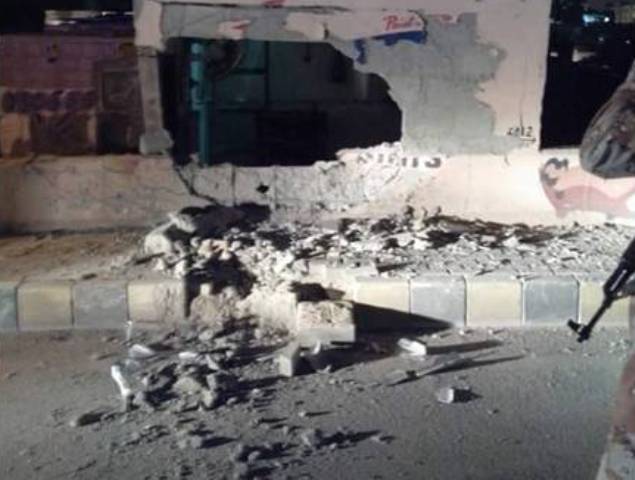 کراچی میں رینجرز چوکیوں پر 2 دستی بم حملے