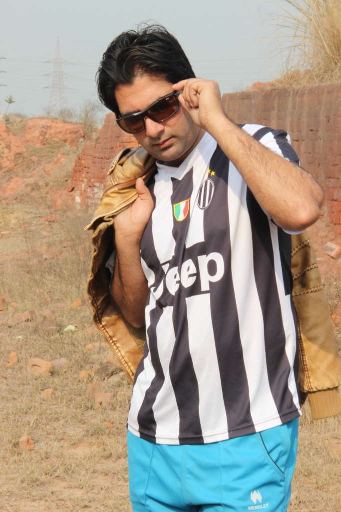 دل    میں    پیار   نظر   میں   ستارے   رکھنا