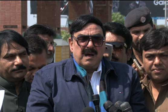 شیخ رشید بھی قومی ٹیم کو سپورٹ کرنے بھارت روانہ ہو گئے