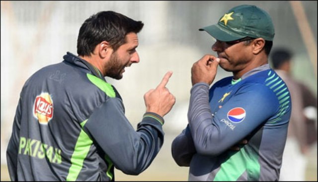 ہیڈ کوچ اور کپتان میں ٹیم کے انتخاب پر اختلافات