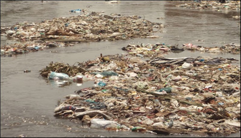 جہانگیر آباد کراچی میں نالے میں گرنے والے بچے کی تلاش