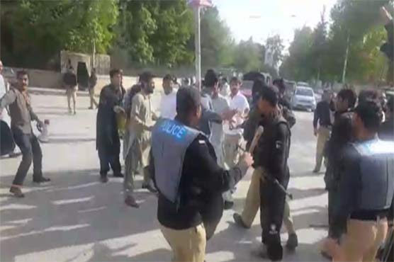 کوئٹہ: ینگ ڈاکٹرز پر پولیس کا لاٹھی چارج، ڈاکٹروں نے ہڑتال کر دی