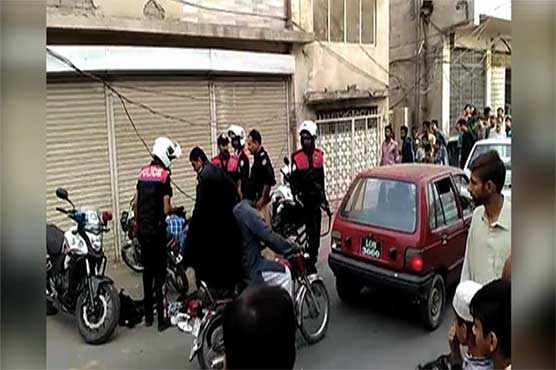 لاہور: ڈکیتی کر کے فرار ہوتے 3 ڈاکو ڈولفن فورس نے دبوچ لئے