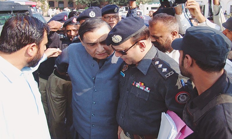 ڈاکٹر عاصم کیس: رینجرز اور پولیس مدمقابل، دہشتگردوں کے علاج کے بل غائب