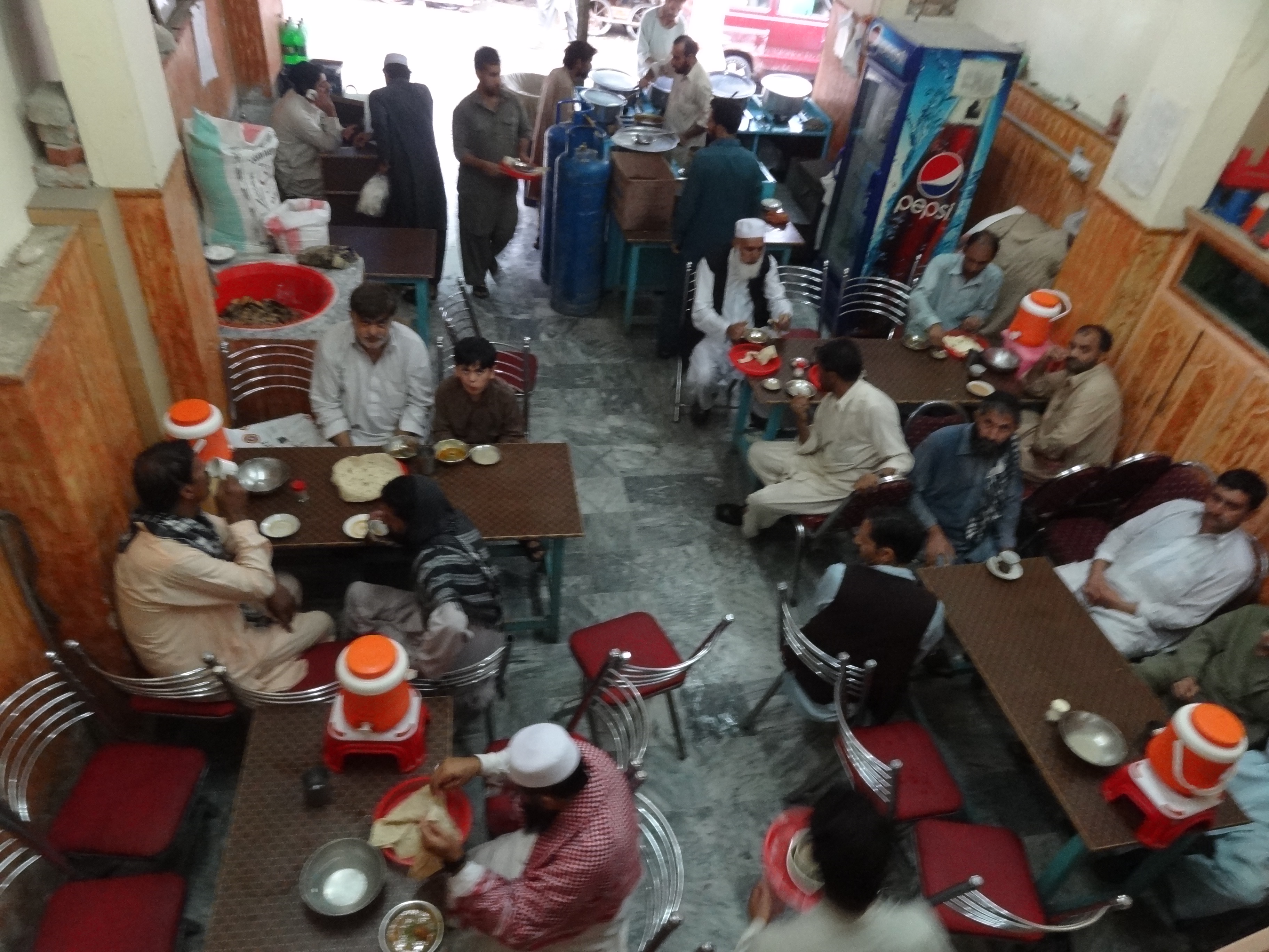 کوٹلہ ارب علی خاں میں بغیر میڈیکل فٹنس سرٹیفکیٹ، اہم ہوٹلوں، ریسٹورنٹوں پر ملازمین کام کر رہے ہیں