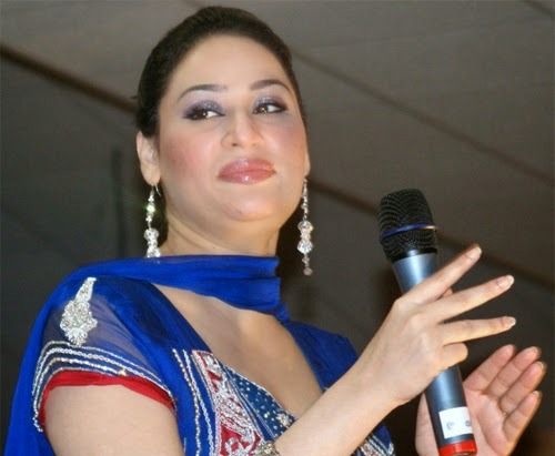 فیصل آباد : اقبال اسٹیڈیم میں حمیرا ارشد کی پرفارمنس نے سماں باندھ دیا