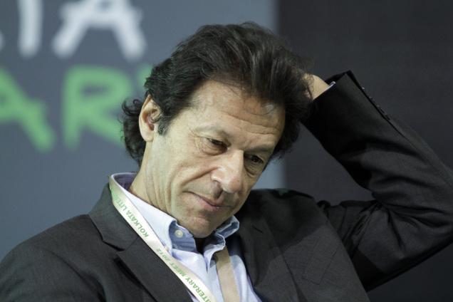 تحریک انصاف کے بانی ارکان کا عمران خان سے پارٹی چیرمین شپ سے مستعفی ہونے کا مطالبہ