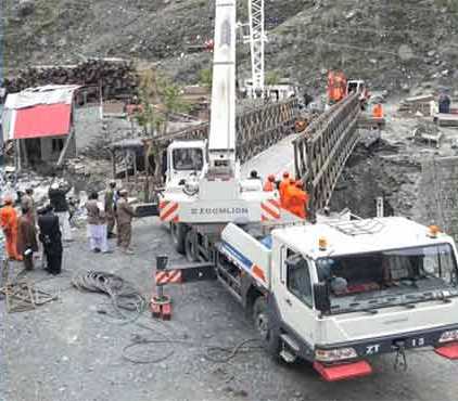 بارشوں، لینڈ سلائیڈنگ سے متاثرہ علاقوں میں پاک فوج کی امدادی سرگرمیاں جاری