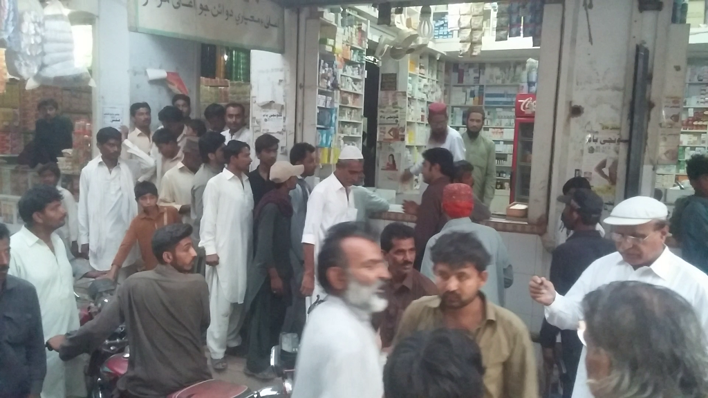بھٹ شاہ عطائی ڈکٹروں کی کلینک میڈکل اسٹورو پر ایس ڈی ایم ہالا کے چھاپے